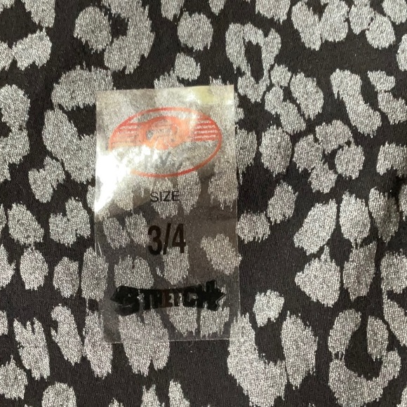 RVT Black Silver Metallic Leopard Hi Rise.  Size 3/4 - Picture 2 of 6